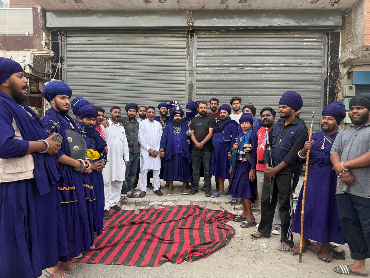 Protests by various religious and social organizations to close the liquor shop.